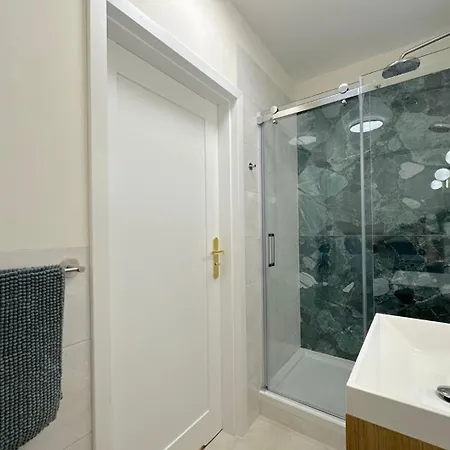 Apartamento Seredino Blue Apartment- Modern Comfort In A Quiet Location, 5 Minutes To Old Town & Seaside