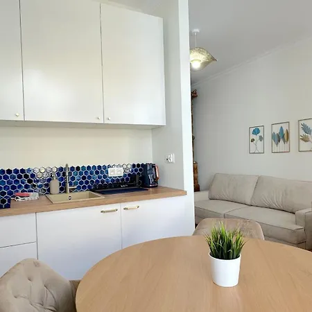 Seredino Blue Apartment- Modern Comfort In A Quiet Location, 5 Minutes To Old Town & Seaside 格但斯克